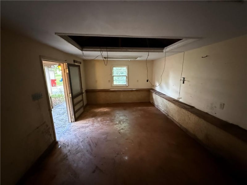 38 Clipper Dr, Blue Springs, MO 64015