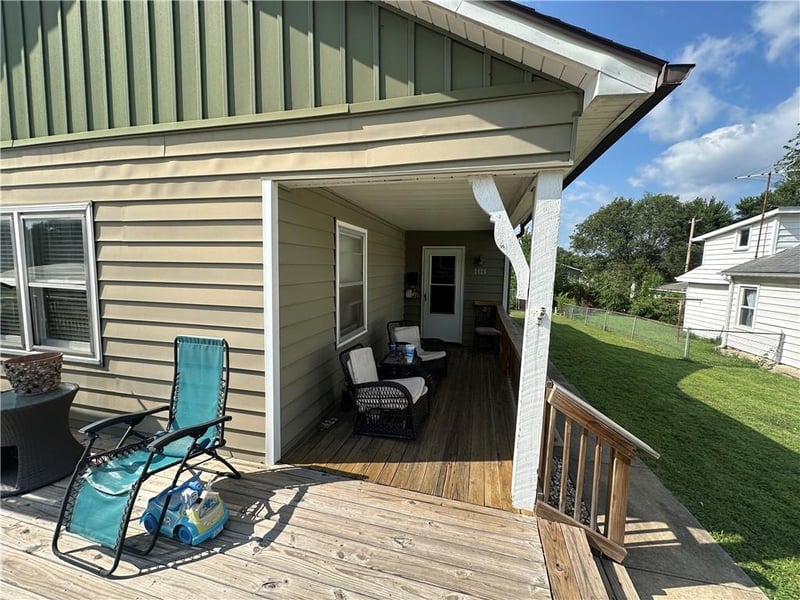 2425 Olive St, St Joseph, MO 64507