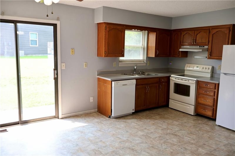 700 B Cedar Dr, Warrensburg, MO 64093