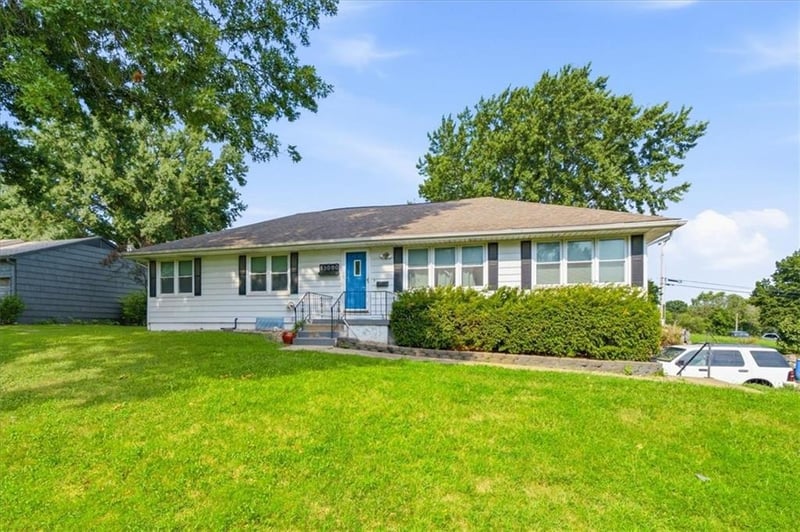 13000 E Byars Rd, Grandview, MO 64030