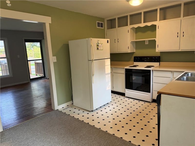 17418 Montgall Dr, Belton, MO 64012
