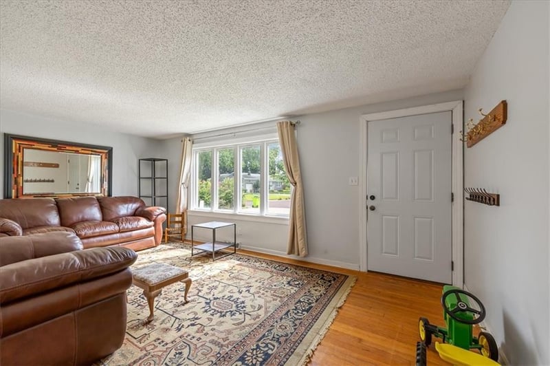 6322 Lowell Ave, Merriam, KS 66202