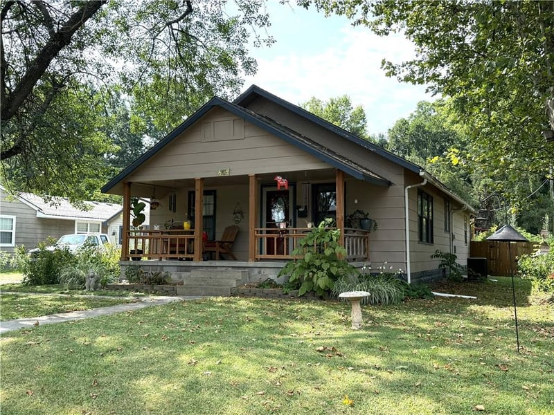 912 10th St, Pittsburg, KS 66762