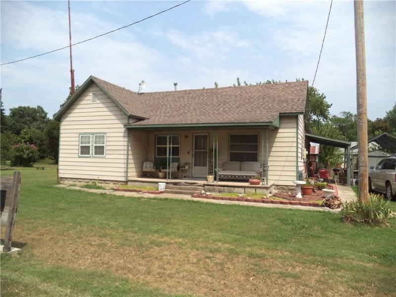 106 Franklin St, Elk City, KS 67301