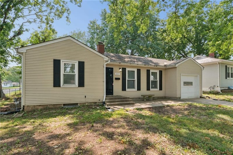 10517 25th Ter, Independence, MO 64052