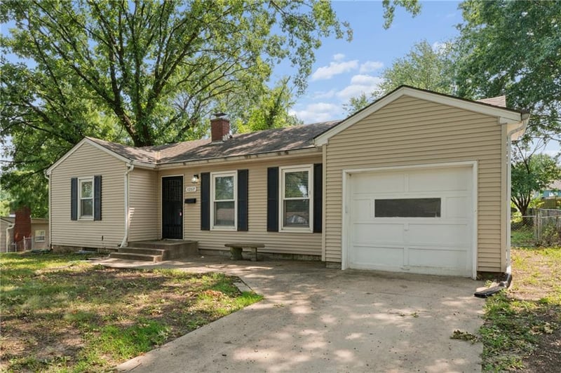 10517 25th Ter, Independence, MO 64052