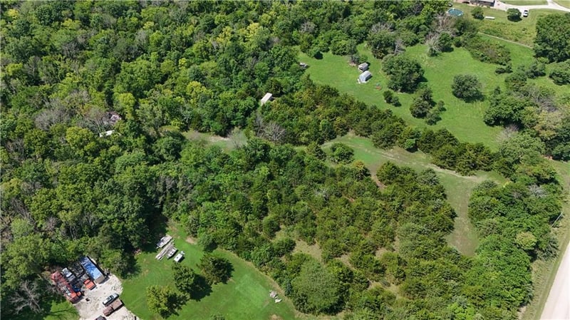 17401 1850 Rd, Lacygne, KS 66040