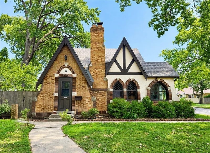 1525 Columbia Ave, Leavenworth, KS 66048
