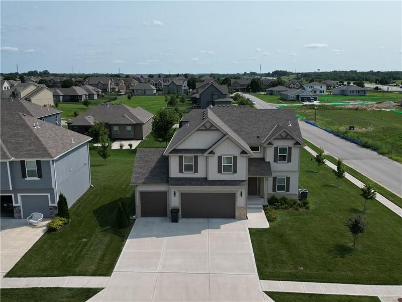 416 Nelson Dr, Blue Springs, MO 64014