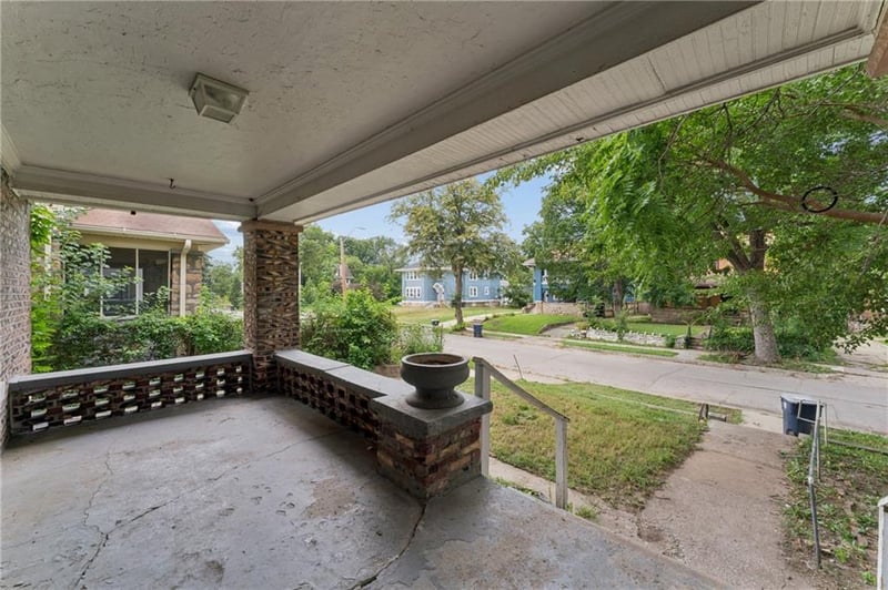 3341 Agnes Ave, Kansas City, MO 64128