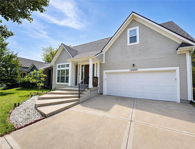 12689 S Belford St, Olathe, KS 66061