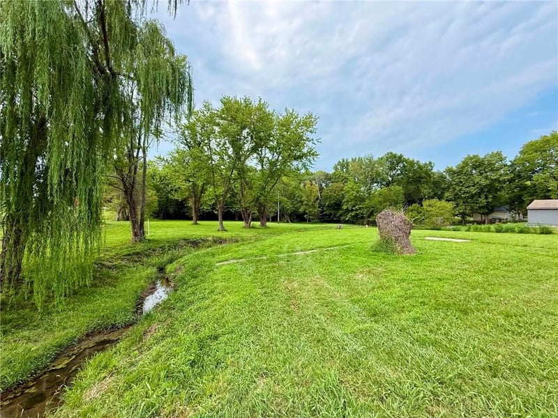 108 - 204 Cynthia St, Mclouth, KS 66054
