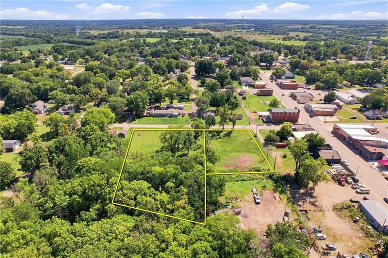 108 - 204 E Cynthia St, Mclouth, KS 66054