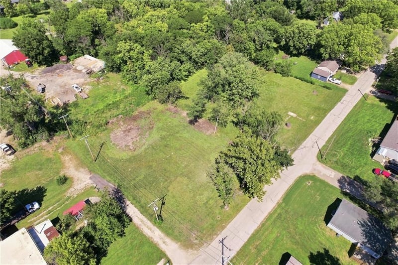108 - 204 E Cynthia St, Mclouth, KS 66054