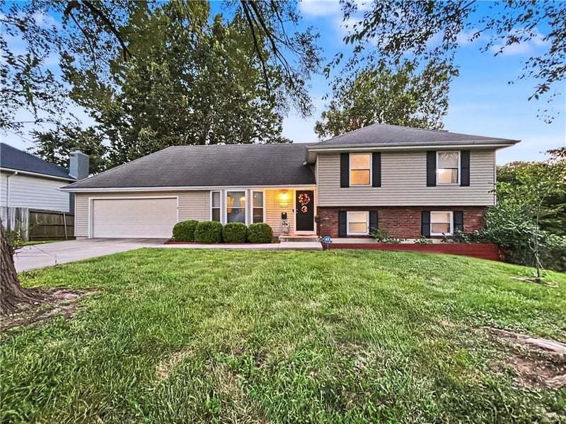 10704 Fremont Ave, Kansas City, MO 64134