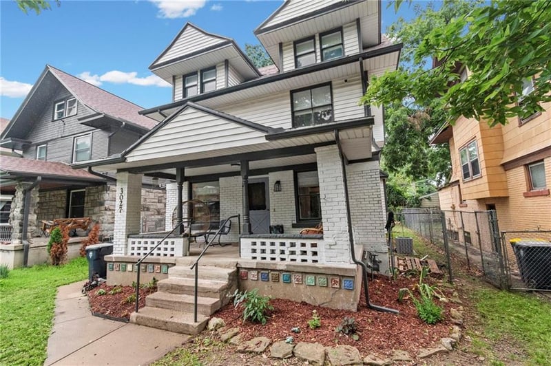 3027 Charlotte St, Kansas City, MO 64109