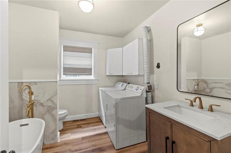 3027 Charlotte St, Kansas City, MO 64109