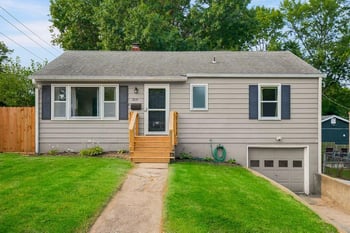 319 E 82nd St, Kansas City, MO 64114