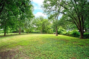 9927 N Harrison Dr, Kansas City, MO 64155