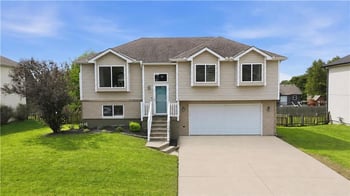 9203 NE 116th Pl, Kansas City, MO 64157