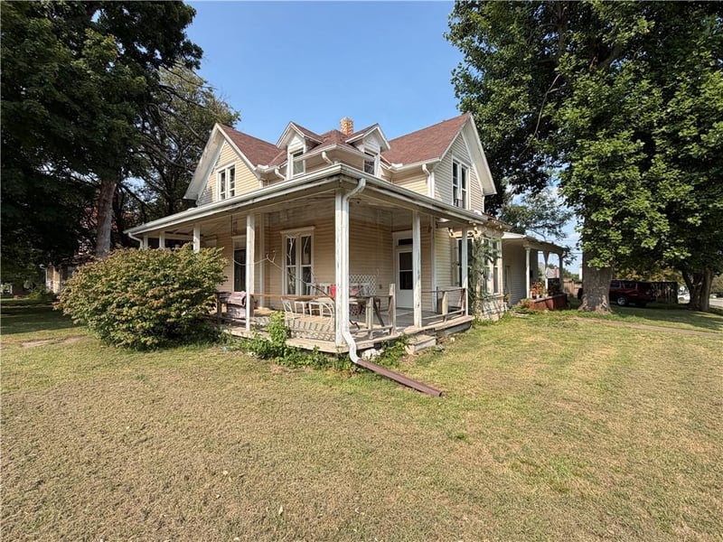 419 Buchanan St, Maryville, MO 64468