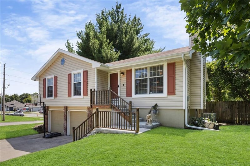 501 Sharon Dr, Liberty, MO 64068