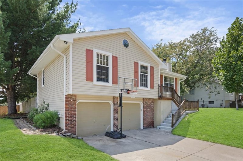501 Sharon Dr, Liberty, MO 64068
