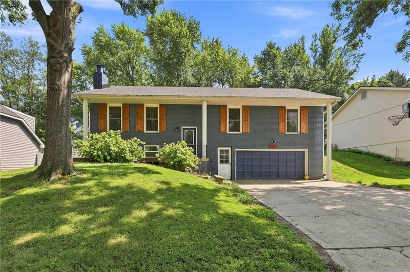 5519 NW Verlin Dr, Kansas City, MO 64152