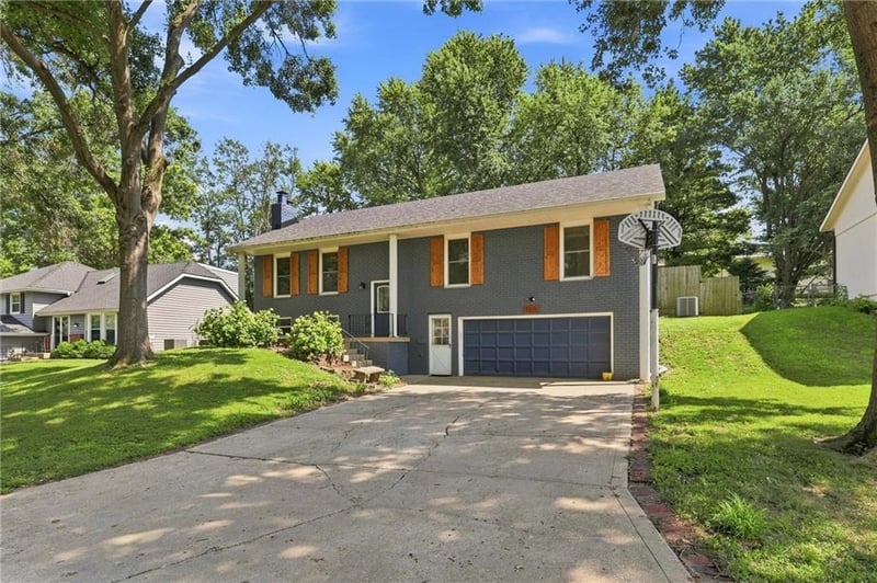 5519 NW Verlin Dr, Kansas City, MO 64152