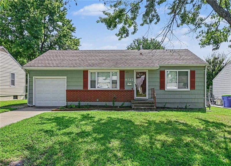 9517 Summit St, Lenexa, KS 66215