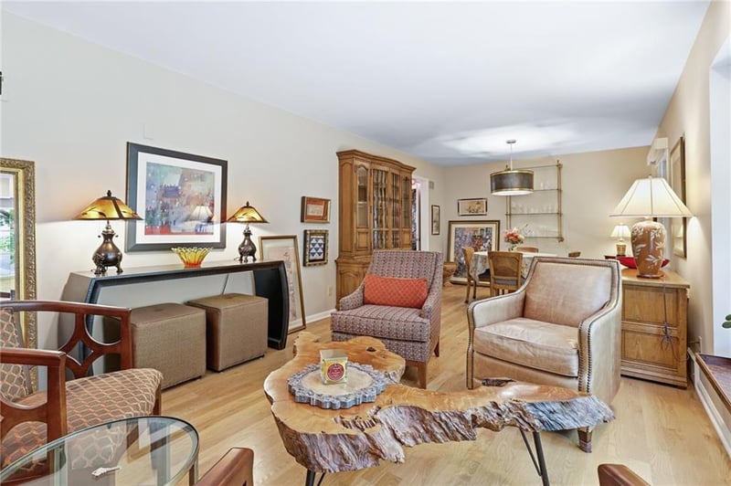 9970 Marty St, Overland Park, KS 66212