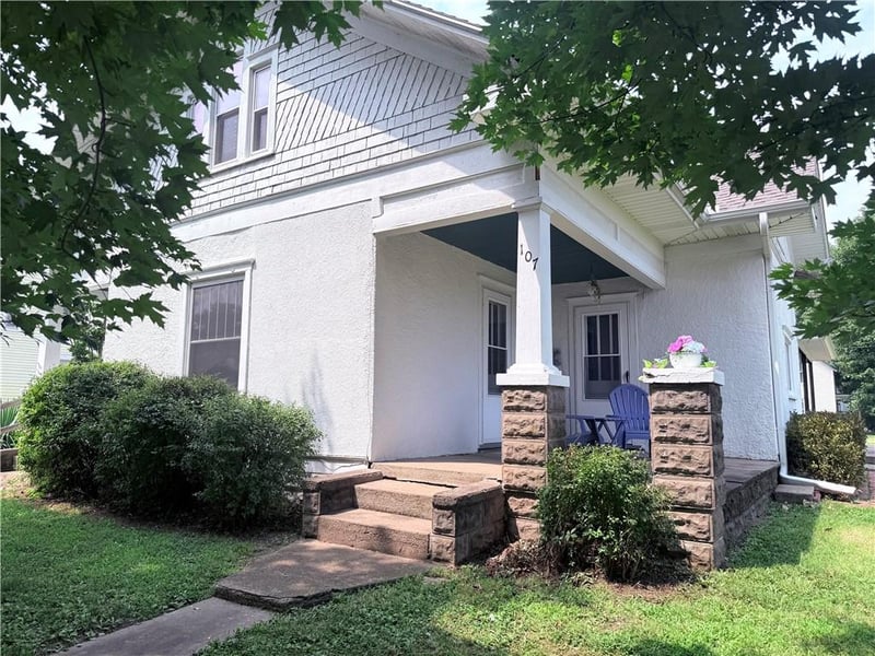 107 Main St, Savannah, MO 64485
