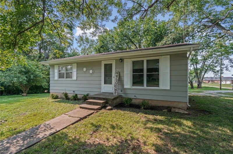182 Jackson St, Kingston, MO 64650