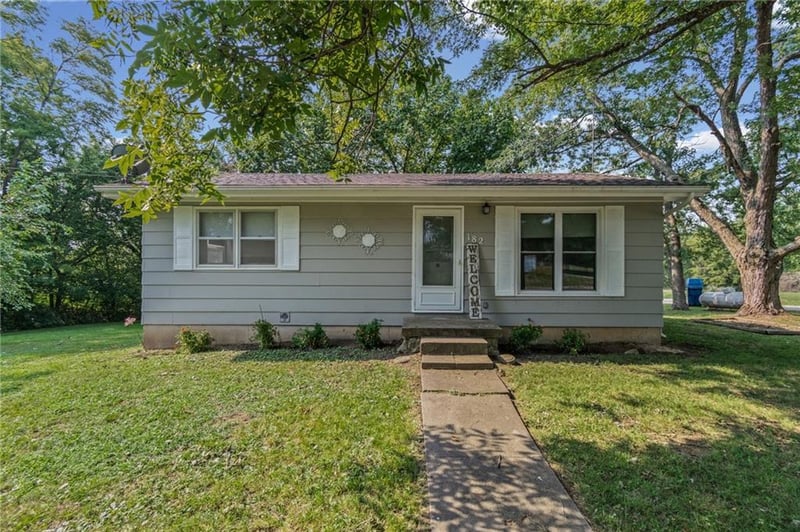 182 Jackson St, Kingston, MO 64650