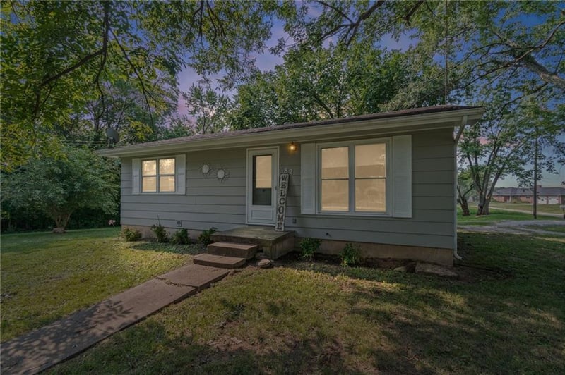 182 Jackson St, Kingston, MO 64650