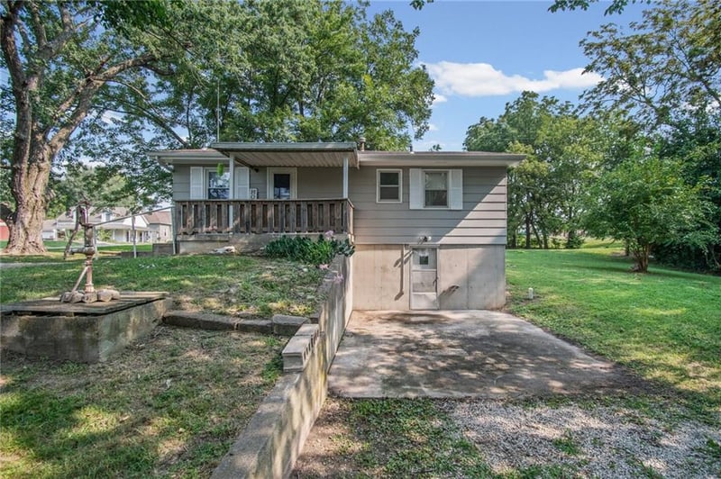 182 Jackson St, Kingston, MO 64650