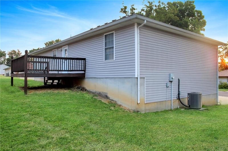2900 Oak St, Higginsville, MO 64037