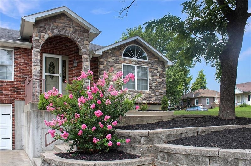 2900 Oak St, Higginsville, MO 64037