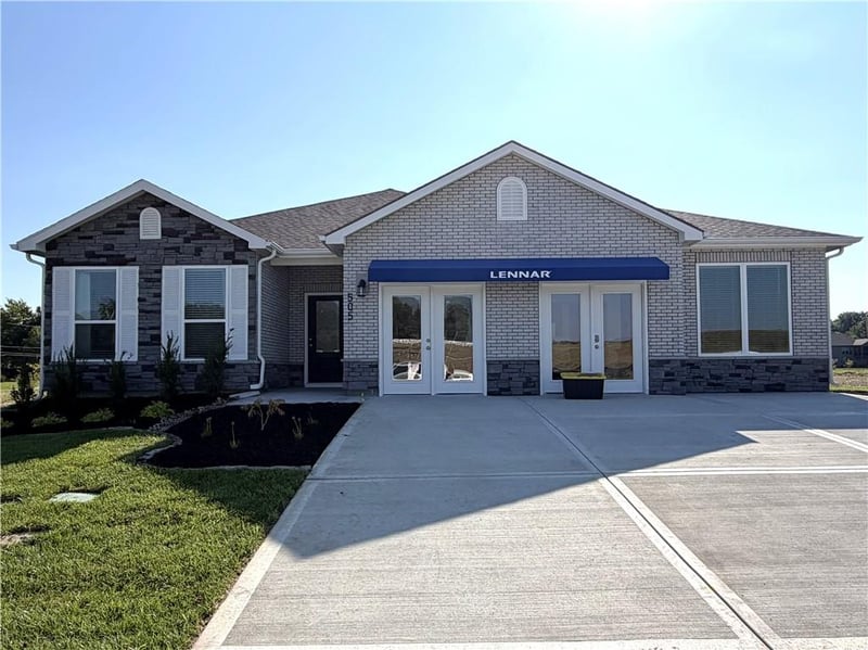 505 SW Edgewood Meadows Dr, Oak Grove, MO 64075