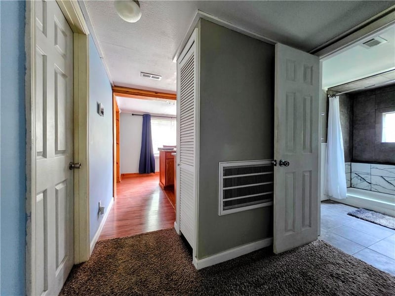 2015 Ash Ave, Independence, MO 64052