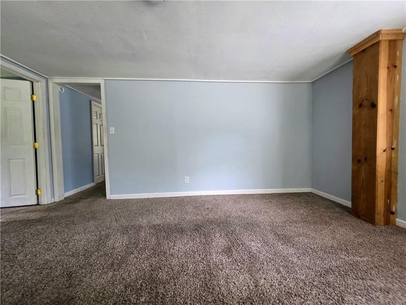 2015 Ash Ave, Independence, MO 64052