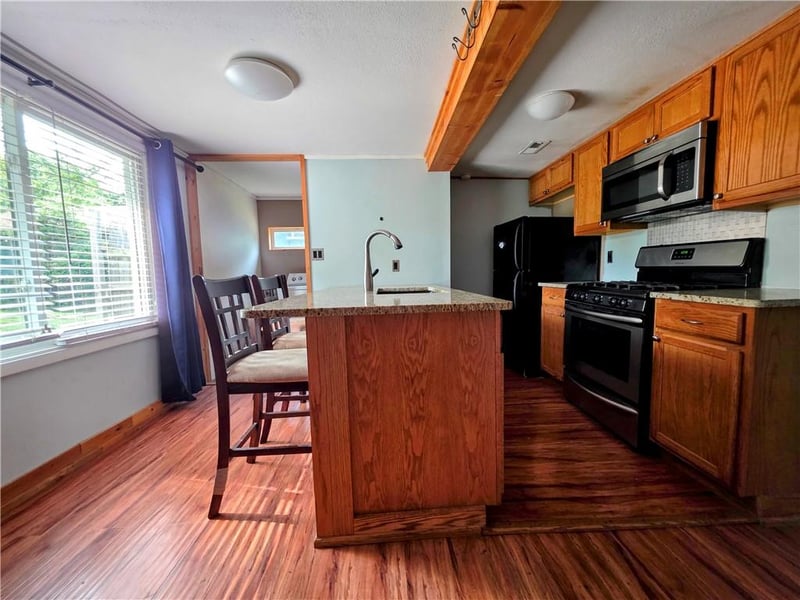 2015 Ash Ave, Independence, MO 64052