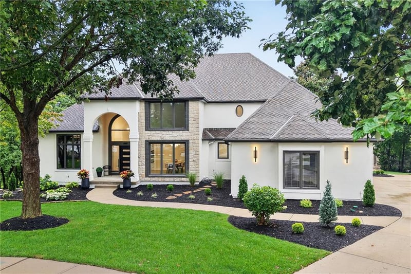 14104 Belinder St, Leawood, KS 66224