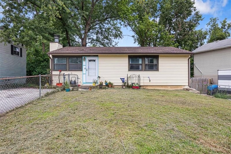 1212 44th St, Kansas City, MO 64116