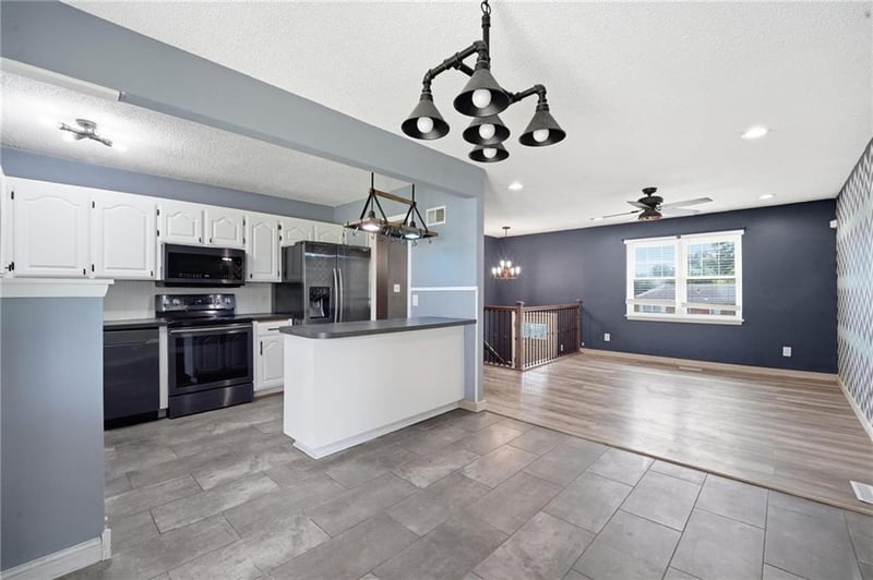 16916 Hart Ave, Independence, MO 64055