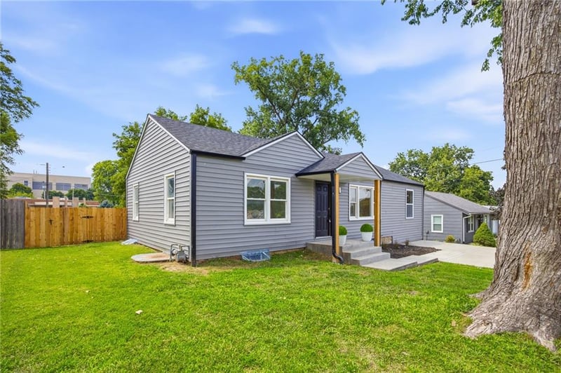 6346 Monrovia St, Shawnee, KS 66216