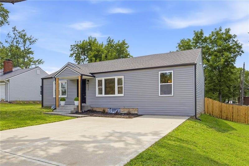 6346 Monrovia St, Shawnee, KS 66216