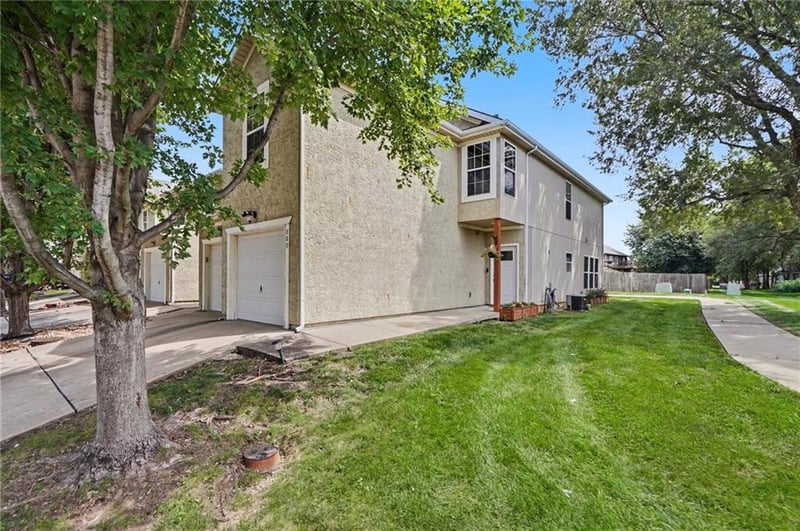 800 S Woodson Ct, Gardner, KS 66030