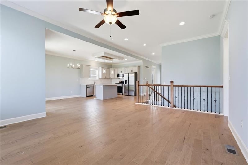 15348 Jessica St, Parkville, MO 64152