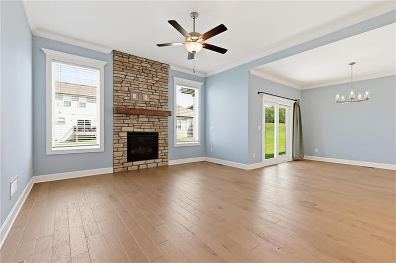 15348 Jessica St, Parkville, MO 64152